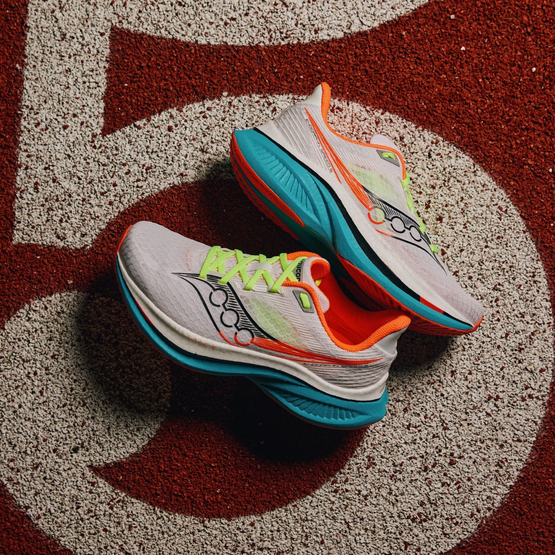 Rev Review: Endorphin ทำไมถึงเป็นรองเท้าที่นักวิ่งรุ่นใหม่ถึงเลือกใช้ - Rev Online