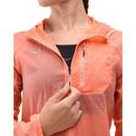 HOKA SKYFLOW JACKET เสื้อแจ็คเก็ตผู้หญิง - Rev Online